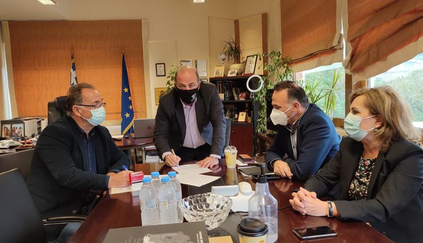 Υπογραφή «συμφωνίας - πλαίσιο» για έργα ανακατασκευής ασφαλτικών οδοστρωμάτων και πεζοδρομίων 5.000.000 ευρώ στο Δήμο Διονύσου